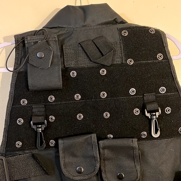 Faux Bullet Proof Molle Vest with Snaps, Clips & Velcro. No working zipper. - Picture 8 of 13